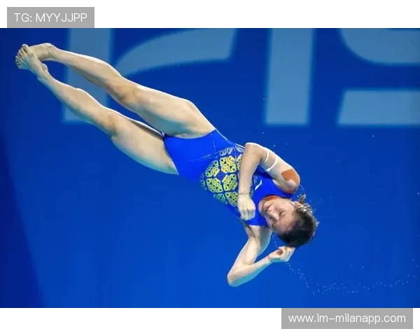 中国跳水队动作同步度惊人拿下高分